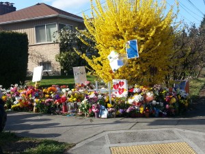 Memorial to victims at NE 75th St and 33rd Ave NE